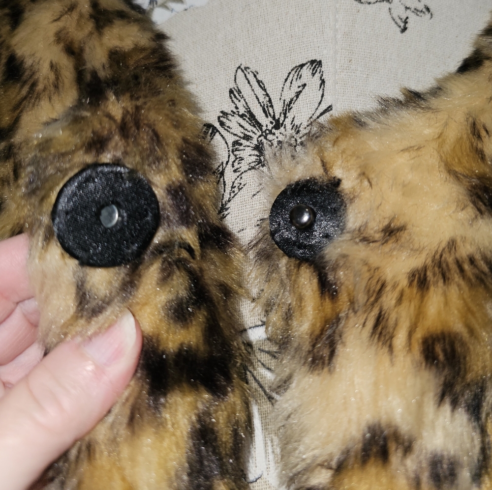 Fever, Women' Size Large, Leophard Print Faux Fur Coat - Picture 5 of 12